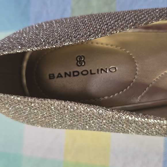 Bandolino women’s size 8 silver/champagne wedge formal party shoe NVTV 298 - Picture 2 of 7